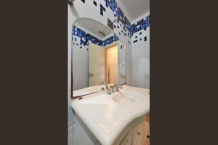 Casa para alugar com 392m², 6 quartos e 4 vagas Casa para alugar com 392m², 6 quartos e 4 vagasBanheiro do Quarto 5