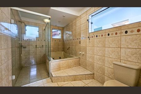 Casa para alugar com 392m², 6 quartos e 4 vagas Casa para alugar com 392m², 6 quartos e 4 vagasBanheiro 3