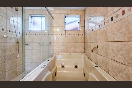 Casa para alugar com 392m², 6 quartos e 4 vagas Casa para alugar com 392m², 6 quartos e 4 vagasBanheiro 3