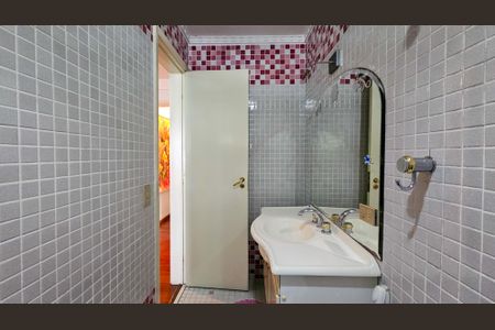 Casa para alugar com 392m², 6 quartos e 4 vagas Casa para alugar com 392m², 6 quartos e 4 vagasBanheiro do Quarto 6