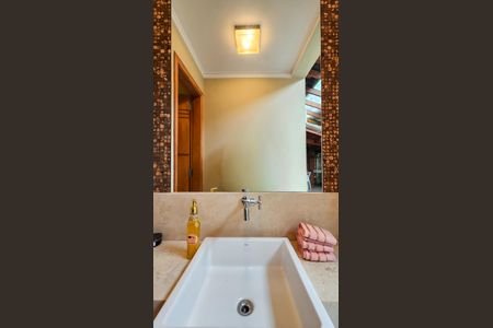 Casa para alugar com 392m², 6 quartos e 4 vagas Casa para alugar com 392m², 6 quartos e 4 vagasBanheiro 1