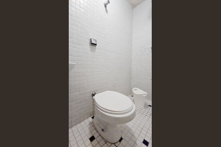 Casa para alugar com 392m², 6 quartos e 4 vagas Casa para alugar com 392m², 6 quartos e 4 vagasBanheiro do Quarto 7