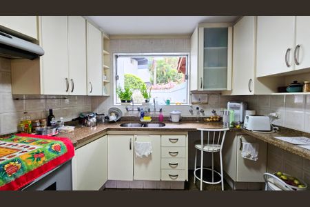 Casa para alugar com 392m², 6 quartos e 4 vagas Casa para alugar com 392m², 6 quartos e 4 vagasCozinha