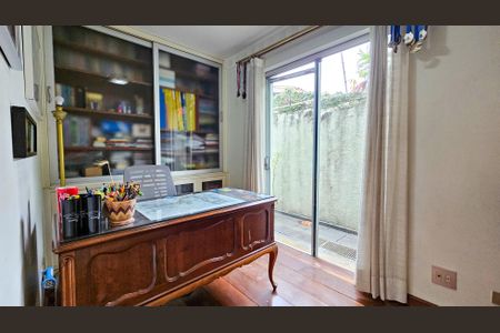 Casa para alugar com 392m², 6 quartos e 4 vagas Casa para alugar com 392m², 6 quartos e 4 vagasQuarto 4