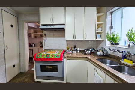 Casa para alugar com 392m², 6 quartos e 4 vagas Casa para alugar com 392m², 6 quartos e 4 vagasCozinha