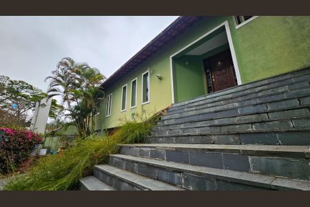 Casa para alugar com 392m², 6 quartos e 4 vagas Casa para alugar com 392m², 6 quartos e 4 vagasFachada