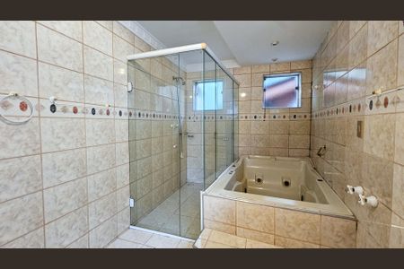 Casa para alugar com 392m², 6 quartos e 4 vagas Casa para alugar com 392m², 6 quartos e 4 vagasBanheiro 3