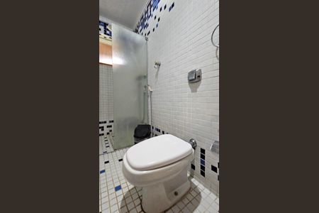 Casa para alugar com 392m², 6 quartos e 4 vagas Casa para alugar com 392m², 6 quartos e 4 vagasBanheiro do Quarto 5