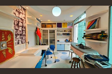 Casa para alugar com 392m², 6 quartos e 4 vagas Casa para alugar com 392m², 6 quartos e 4 vagasQuarto 1