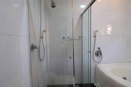 Casa à venda com 223m², 3 quartos e 4 vagasBanheiro