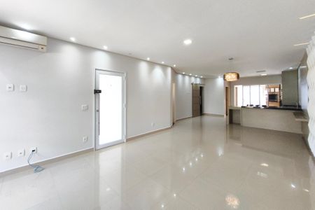 Casa de condomínio para alugar com 218m², 3 quartos e 4 vagasSala de Estar