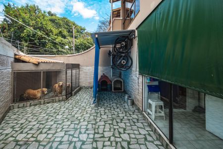 Casa à venda com 180m², 3 quartos e 3 vagasÁrea Externa