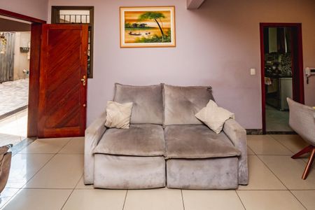 Casa à venda com 180m², 3 quartos e 3 vagasSala 1