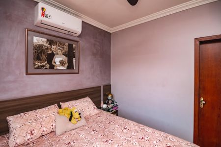 Casa à venda com 180m², 3 quartos e 3 vagasSuíte 