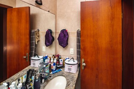 Casa à venda com 180m², 3 quartos e 3 vagasBanheiro da Suíte