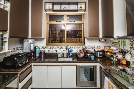 Casa à venda com 180m², 3 quartos e 3 vagasCozinha