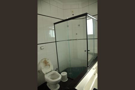 Casa à venda com 322m², 3 quartos e 3 vagasBanheiro da Suíte 1