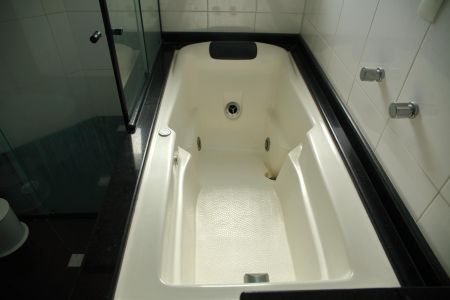 Casa à venda com 322m², 3 quartos e 3 vagasBanheiro da Suíte 1