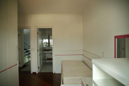 Casa à venda com 322m², 3 quartos e 3 vagasSuíte 2