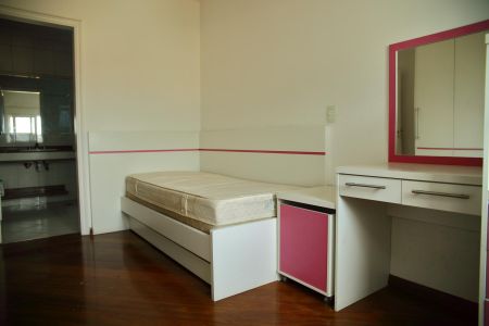 Casa à venda com 322m², 3 quartos e 3 vagasSuíte 2