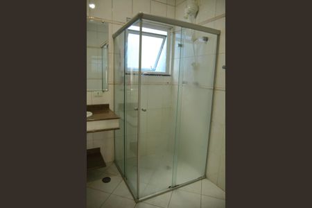 Casa à venda com 322m², 3 quartos e 3 vagasBanheiro da Suíte 2