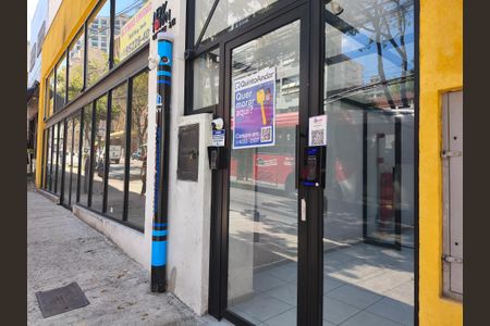 Studio à venda com 24m², 1 quarto e sem vaga Studio à venda com 24m², 1 quarto e sem vagaFachada + Plaquinha