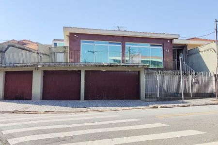 Casa à venda com 250m², 3 quartos e 3 vagas Casa à venda com 250m², 3 quartos e 3 vagasFachada