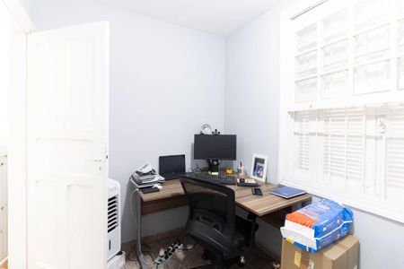 Casa à venda com 250m², 3 quartos e 3 vagas Casa à venda com 250m², 3 quartos e 3 vagasQuarto 3