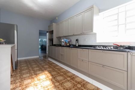 Casa à venda com 250m², 3 quartos e 3 vagas Casa à venda com 250m², 3 quartos e 3 vagasCozinha