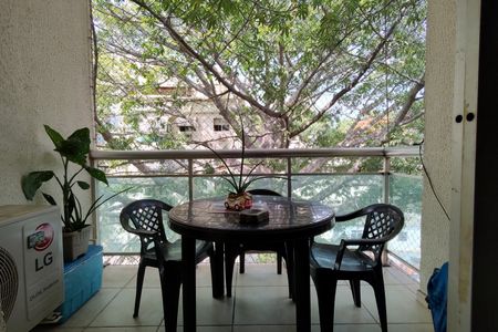 Apartamento à venda com 182m², 3 quartos e 1 vaga Apartamento à venda com 182m², 3 quartos e 1 vagaVaranda