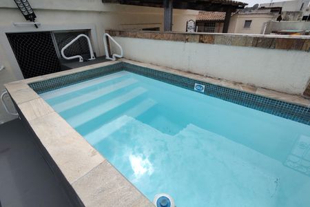 Apartamento à venda com 182m², 3 quartos e 1 vaga Apartamento à venda com 182m², 3 quartos e 1 vagaPiscina