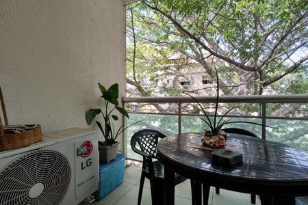 Apartamento à venda com 182m², 3 quartos e 1 vaga Apartamento à venda com 182m², 3 quartos e 1 vagaVaranda