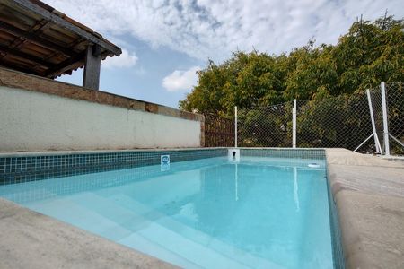 Apartamento à venda com 182m², 3 quartos e 1 vaga Apartamento à venda com 182m², 3 quartos e 1 vagaPiscina