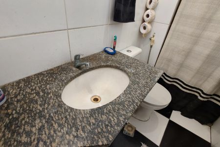 Apartamento à venda com 182m², 3 quartos e 1 vaga Apartamento à venda com 182m², 3 quartos e 1 vagaBanheiro 2