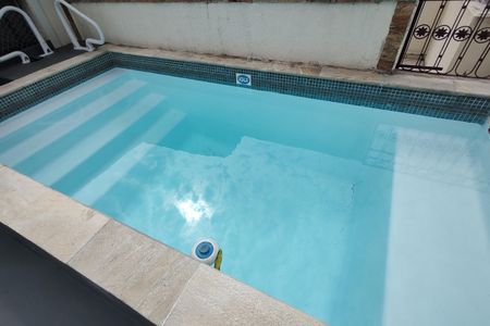 Apartamento à venda com 182m², 3 quartos e 1 vaga Apartamento à venda com 182m², 3 quartos e 1 vagaPiscina