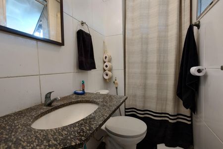 Apartamento à venda com 182m², 3 quartos e 1 vaga Apartamento à venda com 182m², 3 quartos e 1 vagaBanheiro 2
