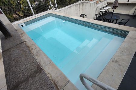 Apartamento à venda com 182m², 3 quartos e 1 vaga Apartamento à venda com 182m², 3 quartos e 1 vagaPiscina