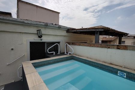 Apartamento à venda com 182m², 3 quartos e 1 vaga Apartamento à venda com 182m², 3 quartos e 1 vagaPiscina