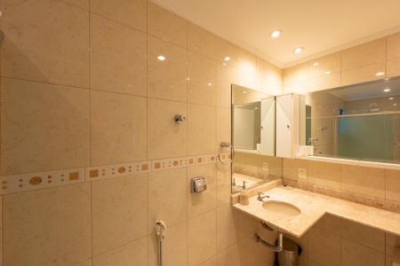 Apartamento à venda com 59m², 2 quartos e 1 vaga Apartamento à venda com 59m², 2 quartos e 1 vagaBanheiro Social