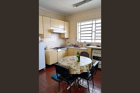 Casa à venda com 250m², 4 quartos e 6 vagas