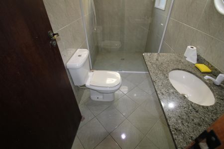 Casa à venda com 264m², 5 quartos e 5 vagasQuarto 2 - Banheiro