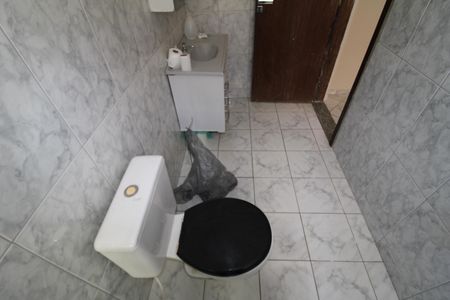 Casa à venda com 264m², 5 quartos e 5 vagasQuarto 5 - Banheiro