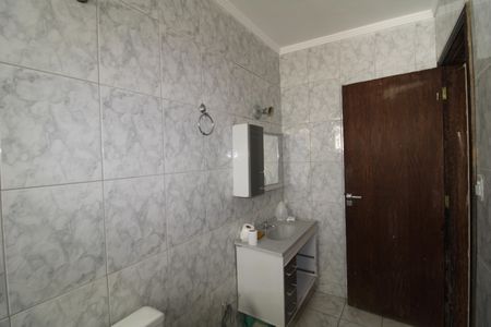 Casa à venda com 264m², 5 quartos e 5 vagasQuarto 5 - Banheiro