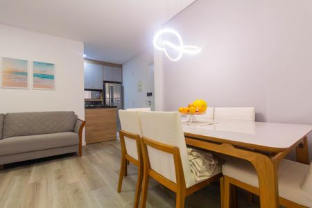 Apartamento à venda com 67m², 2 quartos e 1 vaga Apartamento à venda com 67m², 2 quartos e 1 vagaSala