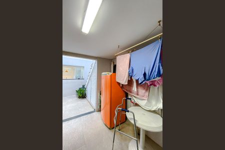Casa à venda com 193m², 4 quartos e 2 vagas Casa à venda com 193m², 4 quartos e 2 vagasÁrea de Serviço