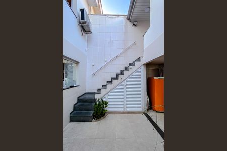 Casa à venda com 193m², 4 quartos e 2 vagas Casa à venda com 193m², 4 quartos e 2 vagasÁrea externa