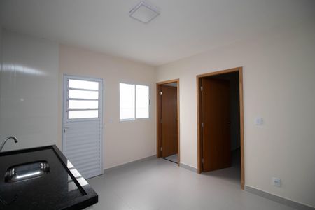 Sala / Cozinha de apartamento para alugar com 1 quarto, 50m² em Jardim Presidente Dutra, Guarulhos