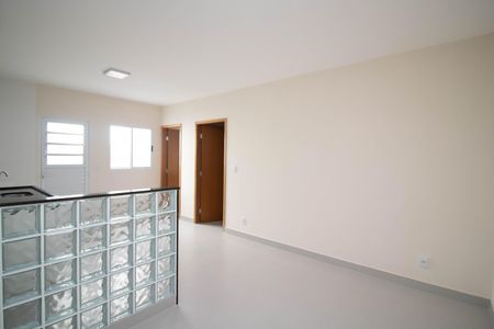 Sala / Cozinha de apartamento para alugar com 1 quarto, 50m² em Jardim Presidente Dutra, Guarulhos