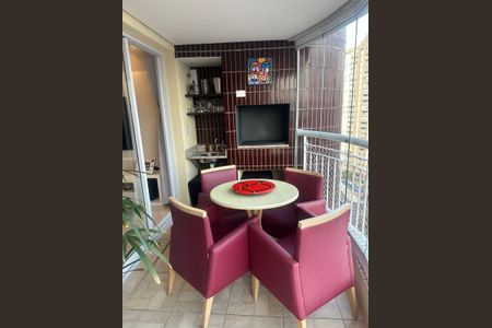 Apartamento à venda com 107m², 3 quartos e 2 vagasVaranda
