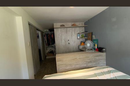 Casa de condomínio à venda com 200m², 2 quartos e 2 vagasQuarto